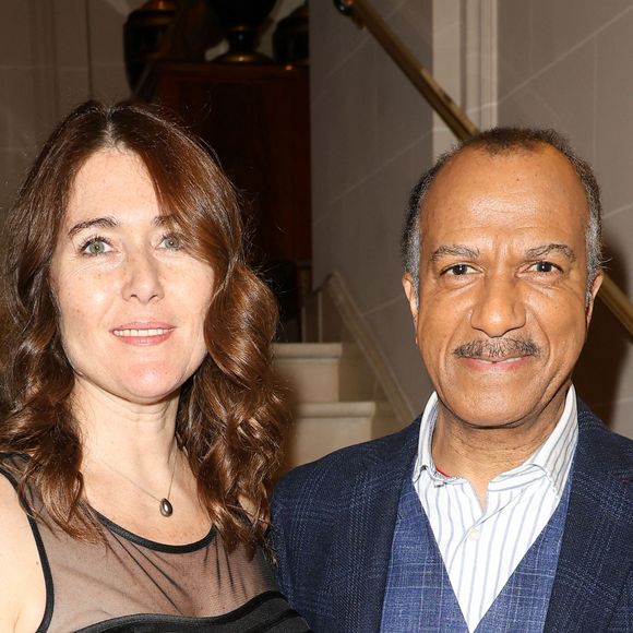 Pascal Legitimus et Adriana Santini se sont mariés en mai 2010 et ont eu une petite fille l'année suivante.

Pascal Legitimus et sa femme Adriana Santini - Soirée de gala pour la Fondation de la recherche en physiologie, les Stethos, au George V à Paris le 18 mars 2024. © Coadic Guirec / Bestimage