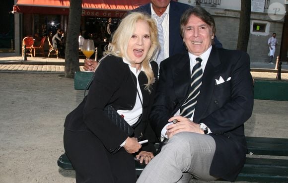 Avec son frère, Tony Scotti a monté une société et s'est associé à des diffuseurs afin de produire "Alerte à Malibu", alors que la chaîne NBC n'en voulait plus après la saison 1. 

Sylvie Vartan et son mari Tony Scotti assistent au vernissage de l'exposition du photographe Jean-Marie Perier à Paris, France, le 4 juin 2009. Photo Denis Guignebourg/Abaca