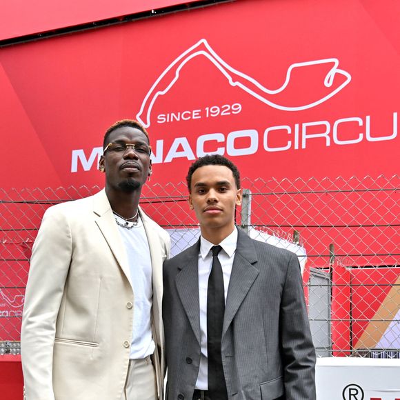 Alexandre Grimaldi, le fils du prince de Monaco et de N.Costes, avec Paul Pogba lors du 15ème Grand Prix de Monaco Historique, le 26 avril 2026.

© Bruno Bebert / Bestimage