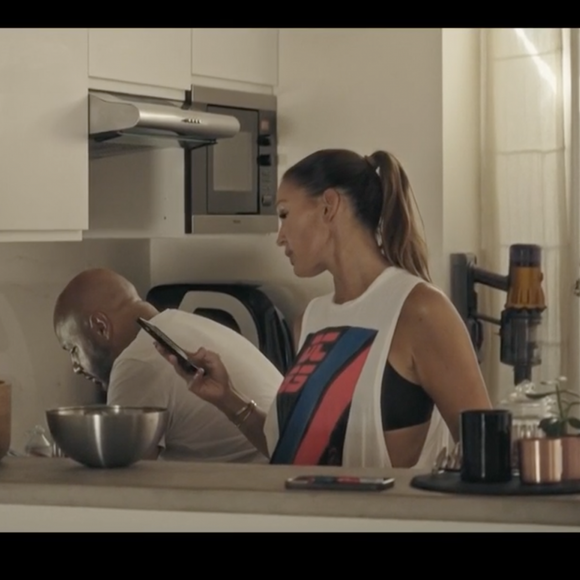 Hicham Bendaoud et Vitaa, Je m'appelle Charlotte, TMC