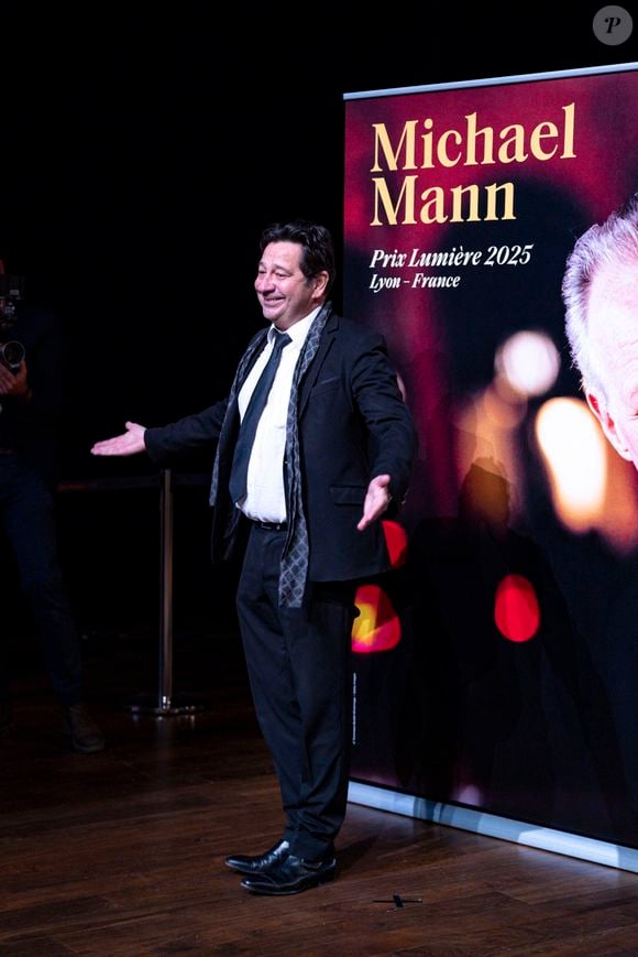 Laurent Gerra assiste à la cérémonie du Prix Lumière 2025 remis à Michael Mann lors du Festival Lumière 2025 à Lyon le 17/10/2025. © Sandrine Thesillat/PsNewZ/Bestimage