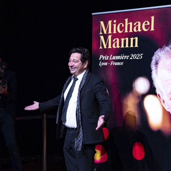 Laurent Gerra assiste à la cérémonie du Prix Lumière 2025 remis à Michael Mann lors du Festival Lumière 2025 à Lyon le 17/10/2025. © Sandrine Thesillat/PsNewZ/Bestimage