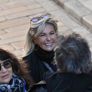 Caroline Margeridon arrive à l'église Notre-Dame de l'Assomption, pour la cérémonie funéraire de l'actrice française Brigitte Bardot, à Saint-Tropez, dans le sud-est de la France, le 7 janvier 2026. L'actrice française Brigitte Bardot, symbole de la libération sexuelle dans les années 1950 et 1960, qui s'est réinventée en défenseuse des droits des animaux et a embrassé des opinions d'extrême droite, est décédée le 28 décembre 2025 à l'âge de 91 ans. Photo par Julien Reynaud/APS-Medias/ABACAPRESS.COM