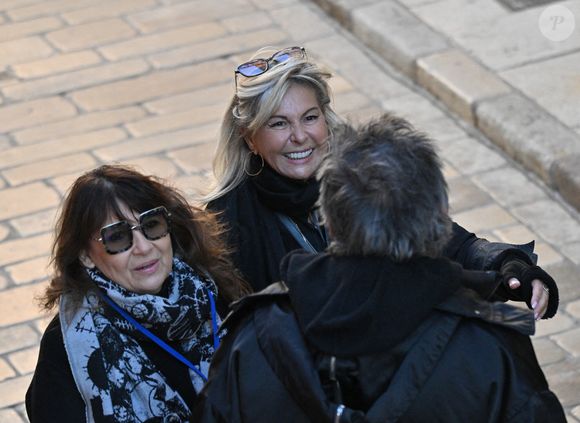Caroline Margeridon arrive à l'église Notre-Dame de l'Assomption, pour la cérémonie funéraire de l'actrice française Brigitte Bardot, à Saint-Tropez, dans le sud-est de la France, le 7 janvier 2026. L'actrice française Brigitte Bardot, symbole de la libération sexuelle dans les années 1950 et 1960, qui s'est réinventée en défenseuse des droits des animaux et a embrassé des opinions d'extrême droite, est décédée le 28 décembre 2025 à l'âge de 91 ans. Photo par Julien Reynaud/APS-Medias/ABACAPRESS.COM