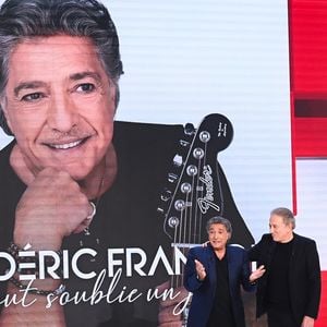Exclusif - Frédéric François et Michel Drucker lors de l'enregistrement de l'émission Vivement dimanche présentée par M.Drucker aux studios Rive Gauche, à Paris, France, le 1er octobre 2025. Diffusion sur France 3 le 9 novembre 2025. © Guillaume Gaffiot/Bestimage