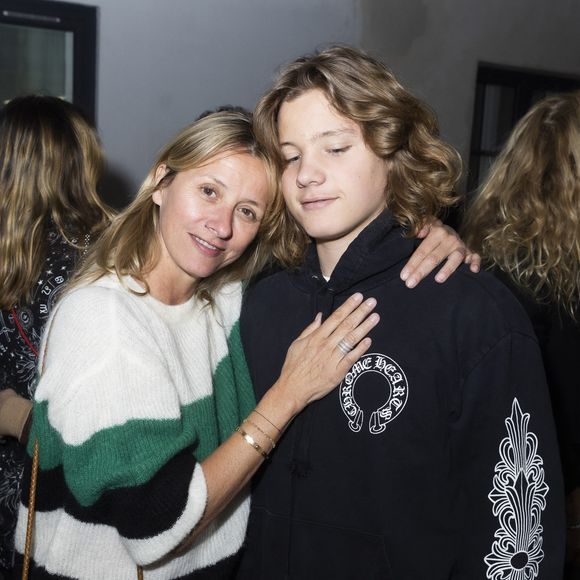 Exclusif - Sarah et son fils Roman Lavoine - Cocktail Chez Marc'O pendant la première édition du parcours Off Vendôme du 24 au 26 mars 2022 autour de la Place Vendôme à Paris le 24 mars 2022. 
© Jack Tribeca / Bestimage