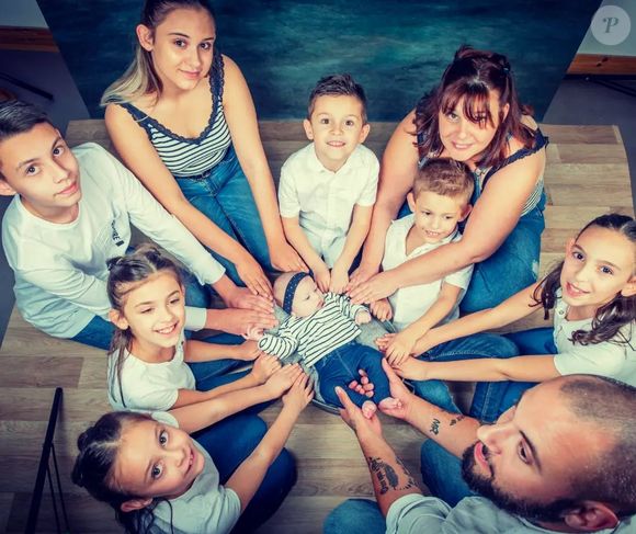 "En juin, nous avons vécu l’une des épreuves les plus difficiles de notre vie. Nous avons perdu notre dixième bébé. Un moment qu’on n’oubliera jamais".

La famille Valiente sur Instagram.