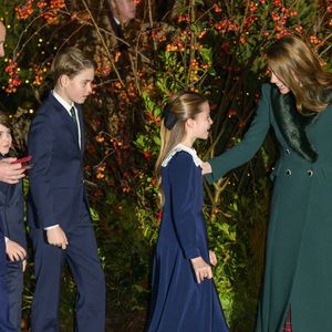 Une famille royale qui n'hésite pas à prendre la parole

Le 6 déc. 2025, le Prince William (1ère G), Prince de Galles, et Catherine (1ère D), Princesse de Galles, arrivent avec leurs enfants le Prince Louis (2ème G), le Prince George (3ème G) et la Princesse Charlotte (2ème D) pour assister à la cinquième cérémonie annuelle de chants de Noël "Together At Christmas" à l'Abbaye de Westminster à Londres, en Grande-Bretagne, le 5 déc. 2025. Photo by Ray Tang/Xinhua/ABACAPRESS.COM