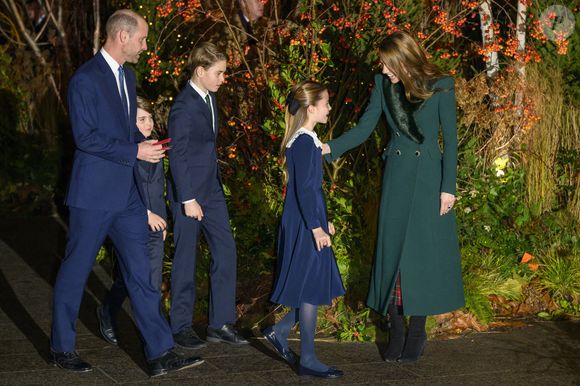 Une famille royale qui n'hésite pas à prendre la parole

Le 6 déc. 2025, le Prince William (1ère G), Prince de Galles, et Catherine (1ère D), Princesse de Galles, arrivent avec leurs enfants le Prince Louis (2ème G), le Prince George (3ème G) et la Princesse Charlotte (2ème D) pour assister à la cinquième cérémonie annuelle de chants de Noël "Together At Christmas" à l'Abbaye de Westminster à Londres, en Grande-Bretagne, le 5 déc. 2025. Photo by Ray Tang/Xinhua/ABACAPRESS.COM