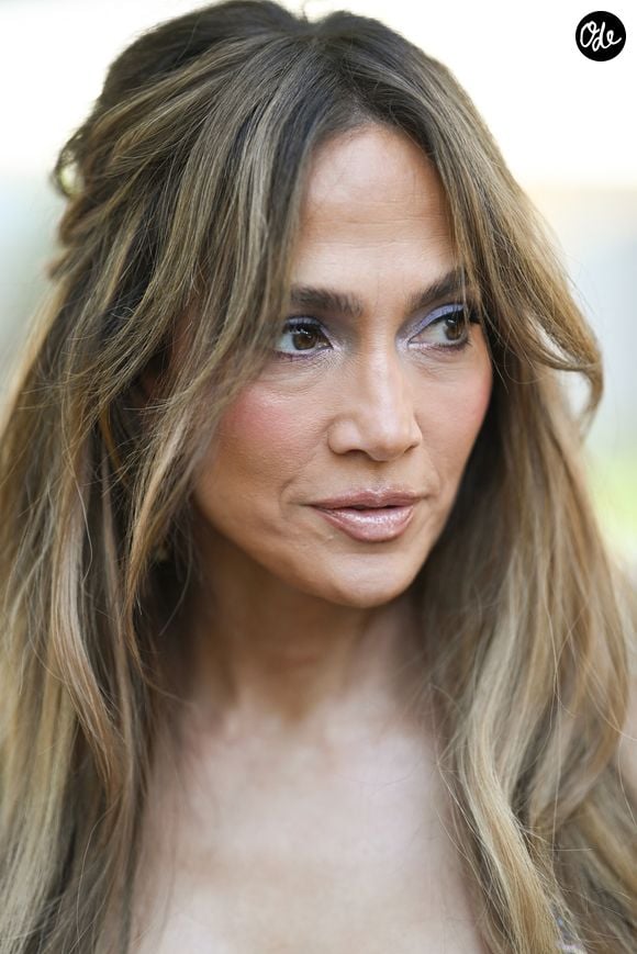 Jennifer Lopez arrive au défilé de mode Celia Kritharioti "Collection Haute Couture Automne/Hiver 2026-2027" lors de la Fashion Week de Paris (PFW) le 9 juillet 2026.
© Pierre Perusseau / Bestimage