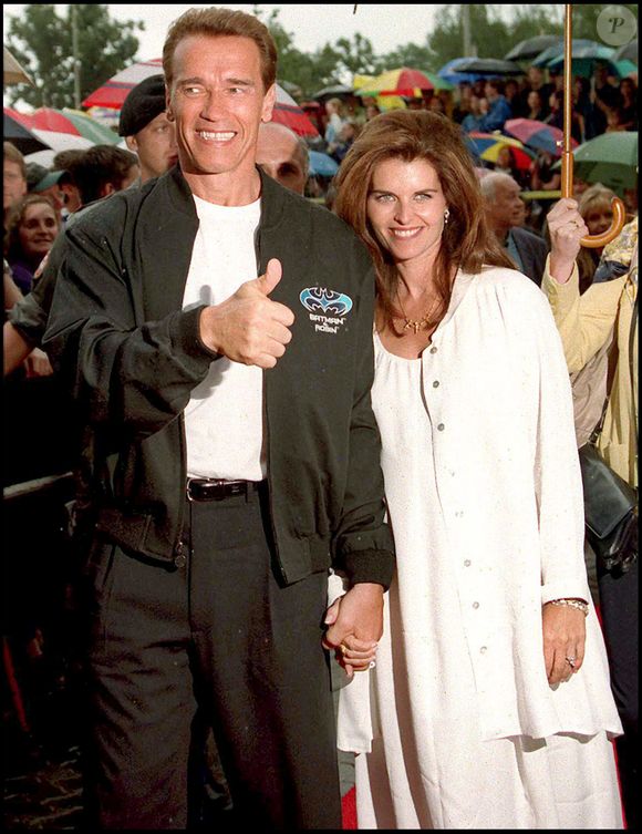 Arnold Schwarzenegger et son ex-femme Maria Shriver enceinte - rue en Autriche dans les années 90 (Photo Press Service / BESTIMAGE).