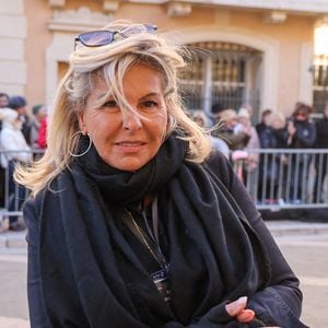 Caroline Margeridon - Arrivée aux funérailles de Brigitte Bardot à l'église paroissiale Notre-Dame-de-l'Assomption de Saint-Tropez, en France, le 7 janvier 2026. © Jacovides-Moreau/Bestimage