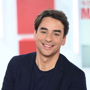 En s'attaquant au Corno Grande, le journaliste a littéralement gravi le toit de la péninsule italienne, dont le sommet vertigineux s'élève à 2 912 mètres d'altitude.
Exclusif - Julian Bugier - Enregistrement de l'émission Vivement dimanche au studio rive gauche presentée par M. Drucker avec une diffusion sur France 3 le 23 novembre. © Guillaume Gaffiot/Bestimage
