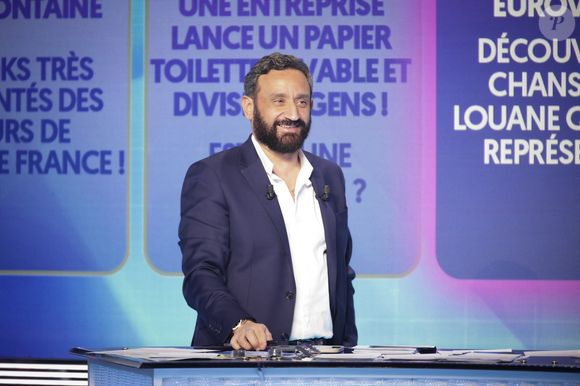 Exclusif - Cyril Hanouna, sur le plateau de l’émission « TPMP » présentée par C.Hanouna et diffusée en direct sur Youtube et sur toutes les box (SFR, FREE, Bouygues, MyCanal etc), Boulogne-Billancourt, France, le 17 mars 2025. © Jack Tribeca / Bestimage