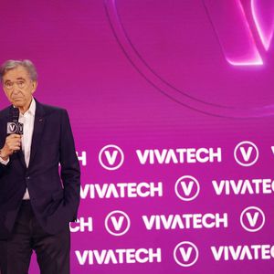 Bernard Arnault - M.Lévy (Publicis) et B.Arnault (LVMH) échangent lors de l'ouverture du 10ème Salon VivaTech, dédié aux start up, à Paris Expo Porte Versailles, le 17 juin 2026. 
© Marc Ausset Lacroix / Bestimage