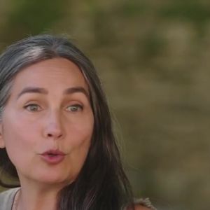 Azucena tempère néanmoins ces mésaventures : "En général ce sont des gens très discrets, assez gentils, bienveillants".

Florent Pagny dans l'émission "Sept à Huit" ce dimanche 31 août 2025. Accompagné de sa femme Azucena Caamaño, il accorde une interview exclusive à Audrey Crespo-Mara.