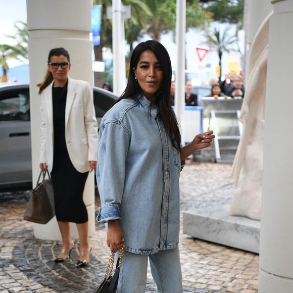 Leïla Bekhti arrive à l'hôtel Martinez lors du 77ème Festival International du Film de Cannes (14 - 25 mai 2024), le 16 mai 2024.