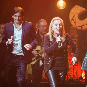Selon la chanteuse, sa condamnation à de la prison, "c'est bien fait"

Pierre Palmade remet le prix spécial de la SACEM à son ex-femme Véronique Sanson aux Folies Bergère de Paris  le 30 Novembre 2015. Photo by Nasser Berzane/ABACAPRESS.COM