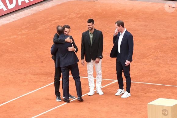Rafael Nadal avec Roger Federer, Novak Djokovic et Andy Murray - Hommage à Rafael Nadal et à ses 14 victoires sur la terre battue de Roland Garros lors des Internationaux de France de Tennis de Roland Garros 2025 - Jour 01 à Paris le 25 Mai 2025. 

© Bertrand Rindoff / Bestimage