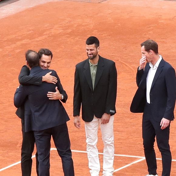 Rafael Nadal avec Roger Federer, Novak Djokovic et Andy Murray - Hommage à Rafael Nadal et à ses 14 victoires sur la terre battue de Roland Garros lors des Internationaux de France de Tennis de Roland Garros 2025 - Jour 01 à Paris le 25 Mai 2025. 

© Bertrand Rindoff / Bestimage