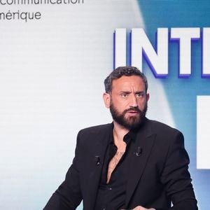 Exclusif - Cyril Hanouna, sur le plateau de l’émission « TPMP » présentée par C.Hanouna et diffusée en direct sur C8, Paris, France, le 26 fevrier 2025. © Jack Tribeca / Bestimage