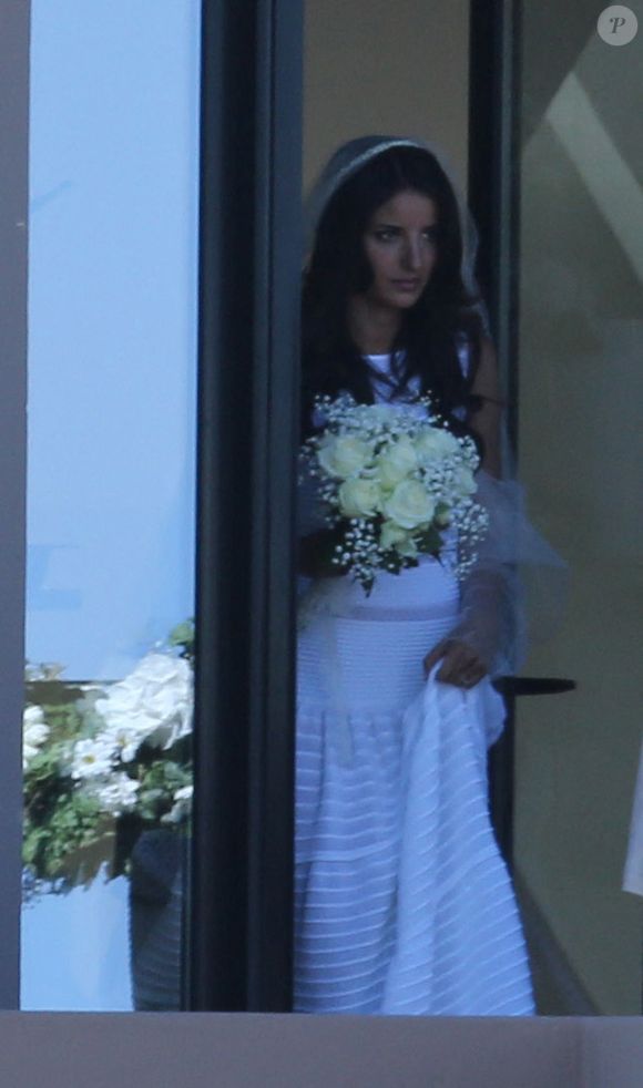Une société qu'Anissa avait au départ valorisé à 9,5 millions d'euros avant de se rétracter et l'estimer à 14 millions.

Mariage de Jean-Luc Delarue et Anissa Kehlifi à Belle-île-en-mer, le 12 mai 2012. © Bestimage