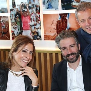 Exclusif - Léa Salamé, Stephane Sitbon-Gomez (Directeur des antennes et des programmes de France Télévisions) et Marc-Olivier Fogiel - Déjeuner dans la loge de France Télévision lors de la Finale Hommes des Internationaux de France de Tennis de Roland Garros 2025 - Jour 15, à Paris le 08 Juin 2025. 

© Bertrand Rindoff / Bestimage