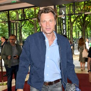 Laurent Delahousse révèle ainsi être fan de l'asperge !

Laurent Delahousse au photocall de la conférence de presse de France 2 au théâtre Marigny à Paris le 18 juin 2019

© Coadic Guirec / Bestimage