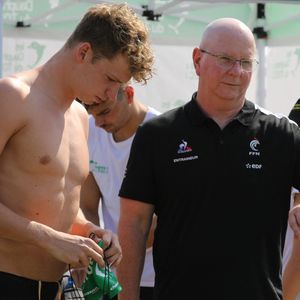 Léon Marchand et son entraîneur Bob Bowman - 4ème journée des Championnats de France 2023 de natation à Rennes le 14 juin 2023.

© Mickael Chavet/ZUMA Press Wire / Bestimage