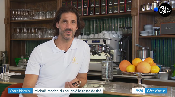 À 58 ans, 25 ans après avoir arrêté sa carrière, il s’est lancé dans une nouvelle aventure entrepreneuriale à Antibes avec son salon de thé La Belle époque.

L'ancien footballeur Mickaël Madar ouvre son propre établissement.