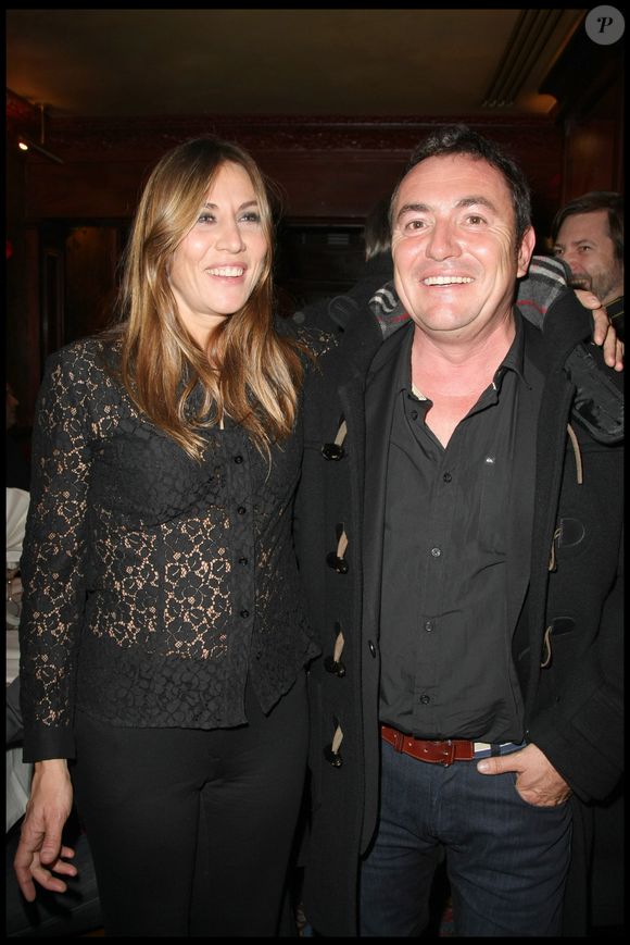 Fabien Onteniente, Mathilde Seigner en promotion pour le film "Camping 2" au diner Opéra des Capucines à Paris 2006. © RINDOFF-BORDE / BESTIMAGE