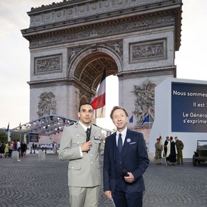Exclusif - Stéphane Bern - Emission "Le concert pour la paix" sur les Champs-Elysées à Paris, retransmis en direct sur France 2, le 8 mai 2025. © Christophe Clovis - Pierre Perusseau / Bestimage