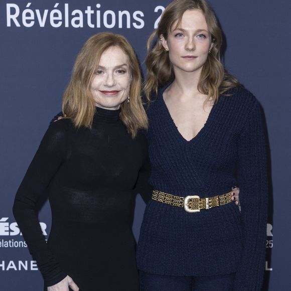 Isabelle Huppert et  Josefa Heinsius  - Photocall de la soirée "Cesar Révélations 2025" au Trianon à Paris le 20 janvier 2025.

© Olivier Borde / Bestimage