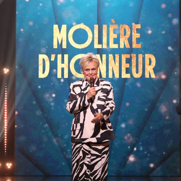 Muriel Robin reçoit un Molière d'honneur, Alex Vizorek et Vincent Dedienne - 37ème Nuit des Molières aux Folies Bergère à Paris, France, le 04 Mai 2026.

© Bertrand Rindoff / Bestimage