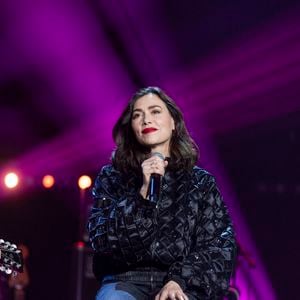 Olivia Ruiz sur scène lors du concert "Leurs voix pour l'espoir" diffusé le 5 juillet en prime sur C8, à l'Olympia à Paris le 11 mars 2024.
© Perusseau / Bellak / Bestimage