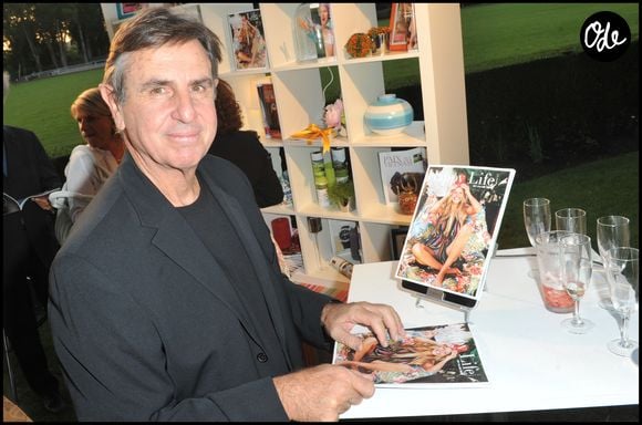Il explique avoir souhaité mettre un terme aux nombreuses spéculations qui circulaient à son sujet avant de revenir, avec beaucoup de franchise, sur son quotidien depuis plusieurs mois.

Archives : Patrick Simpson-Jones à une soirée pour le lancement du magazine "Happy Life" à Paris 2011 VEEREN / BESTIMAGE