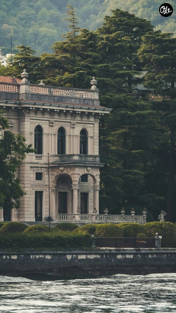 Loin d'être déstabilisée par cette annonce spectaculaire, la nonagénaire a immédiatement ironisé sur le fait qu'elle s'apprêtait à faire un "beau cadeau à Macron". 

Crédit : Unsplash