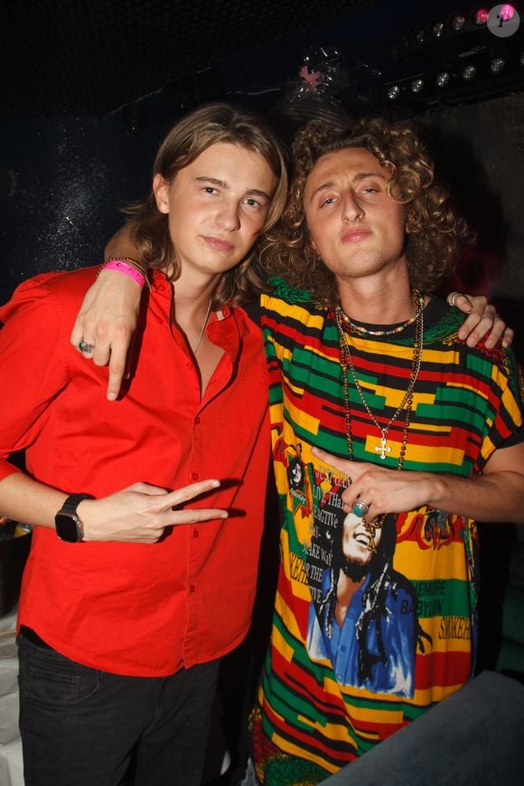 Exclusif - Ulysse Leconte et Joalukas Noah lors de la soirée Over Kitsch au Club Alma à Paris le 10 novembre 2024

© Philippe Baldini / Bestimage