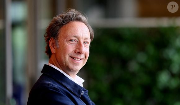 Un choix "logique" pour France Télévisions.

Stéphane Bern au village lors des Internationaux de France de Tennis de Roland Garros 2025. Paris, le 29 mai 2025.
© Moreau/Jacovides/Bestimage