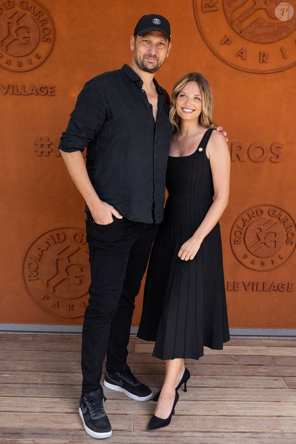 Eric Antoine et sa femme Gennifer Demey au village lors des Internationaux de France de Tennis de Roland Garros 2026. Paris, le 1er juin 2026. © Jacovides / Moreau / Bestimage