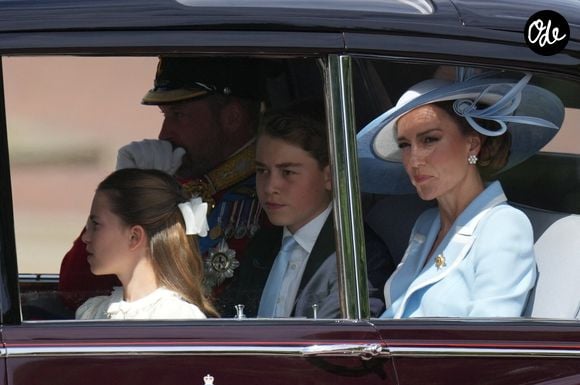 Le prince George de Galles, la princesse Charlotte de Galles, le prince George de Galles, la princesse Charlotte de Galles, Catherine (Kate) Middleton, princesse de Galles - Les membres de la famille royale assistent au défilé Trooping the Colour au palais de Buckingham, à Londres, au Royaume-Uni, le 13 juin 2026.
© Julien Burton / Bestimage