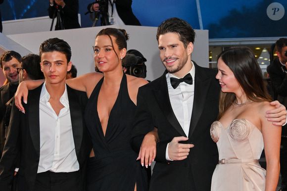 Malik Frikah, Adèle Exarchopoulos, François Civil, Mallory Wanecque - Descente des marches du film « L’amour ouf » lors du 77ème Festival International du Film de Cannes, au Palais des Festivals à Cannes. Le 23 mai 2024
© Bruno Bebert / Bestimage