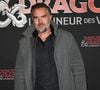 Présenté comme un hommage aux "Dents de la mer" et à l'esprit d'aventure des "Goonies", il mêlera également biologie marine et légendes.

Maxime Chattam - Première du film "Donjons et Dragons : L'Honneur des voleurs" au Grand Rex à Paris le 22 mars 2023. © Coadic Guirec/Bestimage