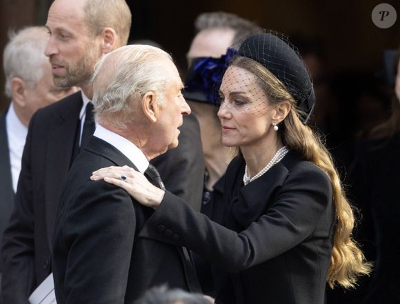 La famille royale durant les obsèques de la duchesse de Kent dans la cathédrale de Westminster à Londres le 16 septembre 2025. © Dana Press / Bestimage