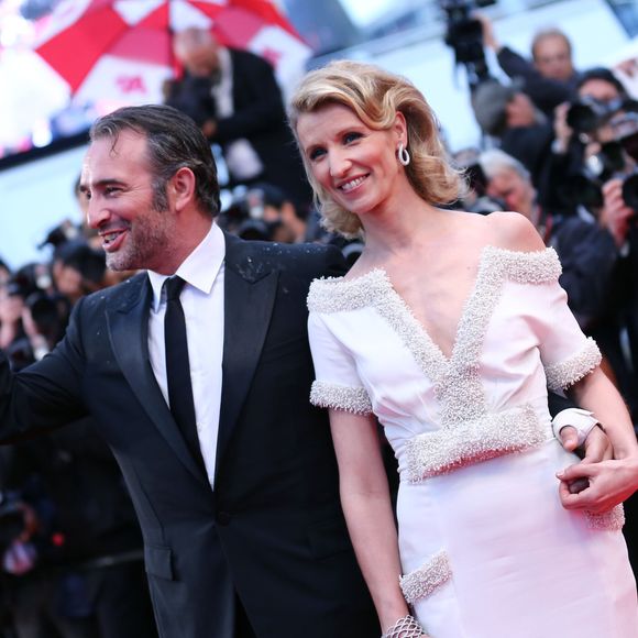 L'acteur se souvient alors des difficultés vécues par Alexandra Lamy en tant que comédienne. 

Jean Dujardin et Alexandra Lamy - Montée des marches - Festival de Cannes le 27 mai 2018

©JACOVIDES-BORDE-MOREAU / BESTIMAGE