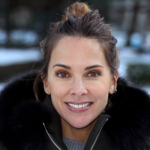 Contrairement à beaucoup de personnalités qui fréquentent les salles de sport, la journaliste préfère les sensations fortes des pistes enneigées, notamment à l’Alpe d’Huez. 

Mélissa Theuriau pour "Itinéraire d'un enfant gâté" - 20ème anniversaire du Festival des Créations Télévisuelles de Luchon, France, le 10 février 2018. © Patrick Bernard/Bestimage