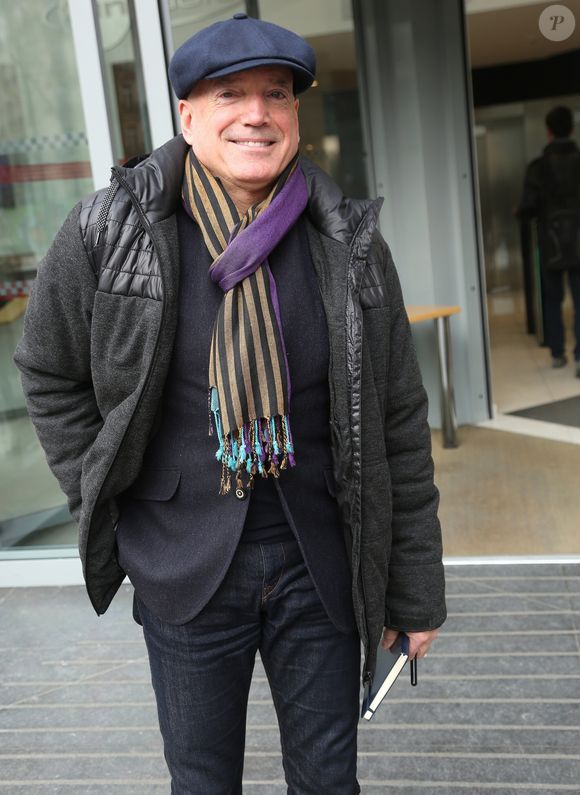 Exclusif - Louis Bodin quitte les studios RTL à Paris, le 2 décembre 2019.

© Jonathan Rebboah / Panoramic / Bestimage
