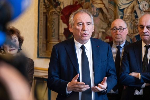Le Premier ministre français, François Bayrou, reçoit le comité de soutien de Boualem Sansal à l'hôtel Matignon, à Paris, le 16 avril 2025.
 © Thomas Hubert /Pool/Bestimage.