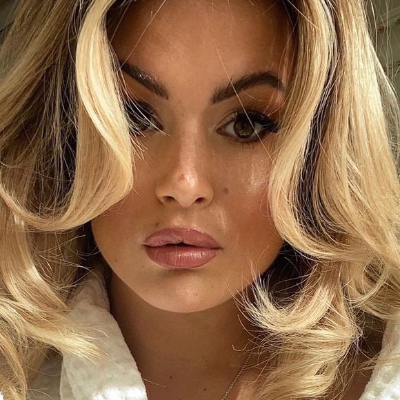 L’ancienne star des Marseillais a reconnu avoir beaucoup profité et parfois gaspillé, tout en précisant avoir aussi investi. 

Carla Moreau est mariée à Kevin Guedj avec qui elle a eu une petite fille prénommée Ruby - Instagram