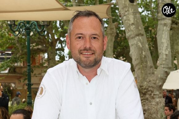 Les Chefs à Saint-Tropez fêtent les producteurs 2026 - David Gallienne membre du jury de la "battle d'Aïoli"place des Lices à Saint-Tropez, le 4 mai 2026.. © Jean-Marc Lhomer/Bestimage